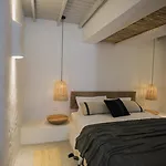 מלון Yacht Boheme Hotel-boutique Class - Adults Only 3*