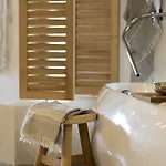 מלון Yacht Boheme Hotel-boutique Class - Adults Only 3*
