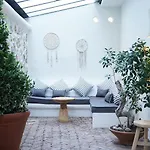 מלון Yacht Boheme Hotel-boutique Class - Adults Only