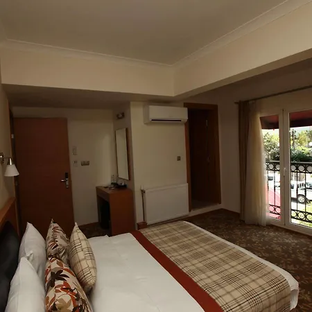 Hotel Yacht Boheme Hotel-boutique Class - Adults Only 3*