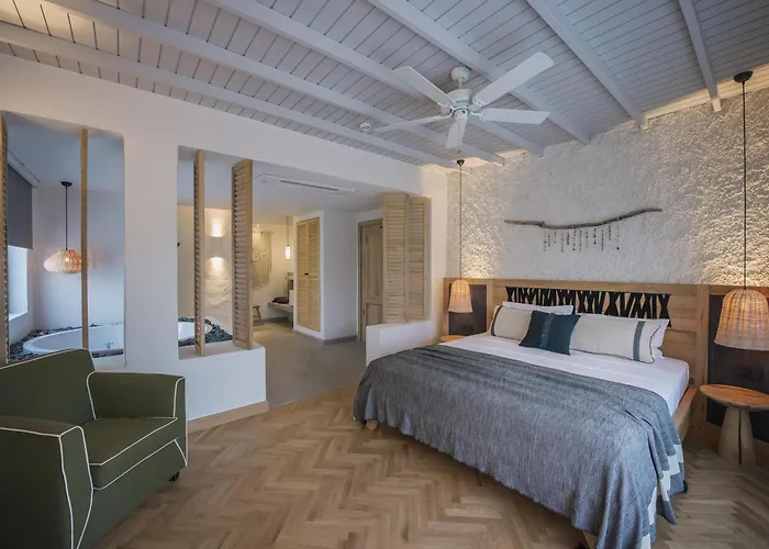 Yacht Boheme Hotel-boutique Class - Adults Only Hotel