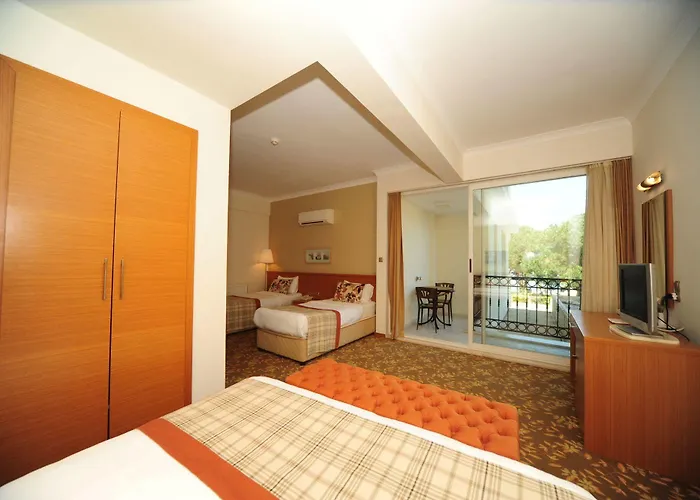 Hotel Yacht Boheme Hotel-boutique Class - Adults Only 3*